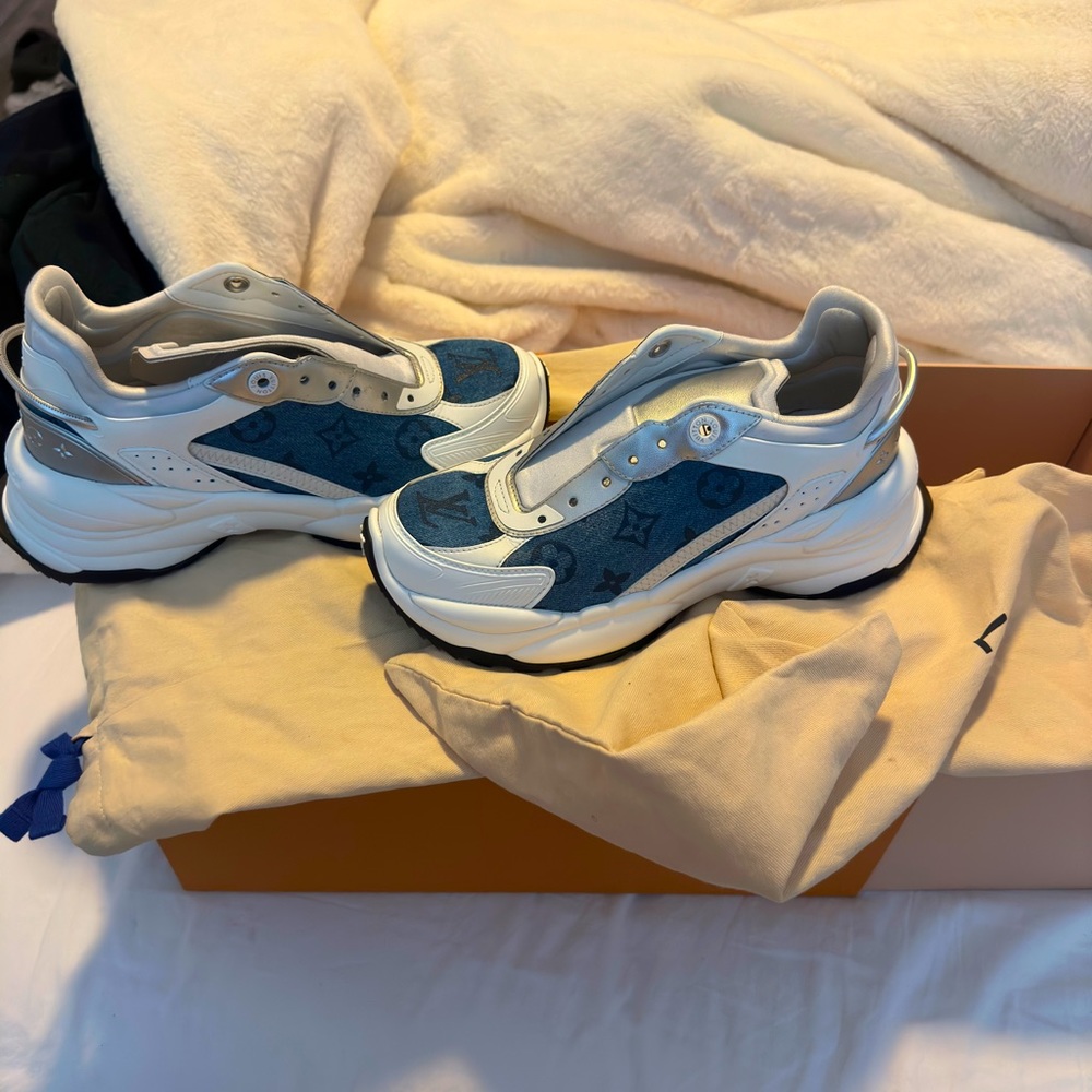 This summery version of the Run 55 sneaker